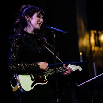 Leslie Vincent and her ukulele onstage at the Granada Theatre.