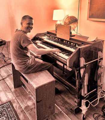 Mathew Richards in session playing the old 10cc Hammond (used on Dreadlock Holiday)
