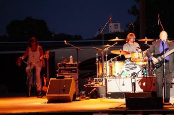 Susan bicycle bombs the Buckinghams in Missouri.
