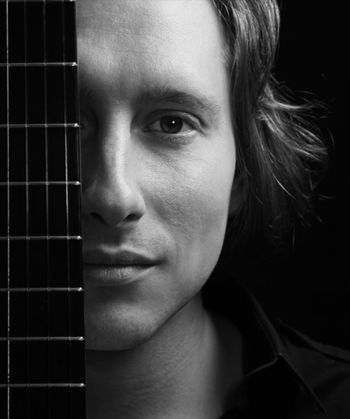 Aleks Romanenko - guitar, ukulele
