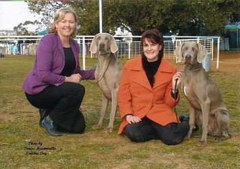 Suzanne & Debbie (Greywei Weimaraners) With Cusack and his daughter Willow
