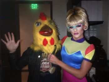 Xander's not too chicken to admit Willam Belli is HOT!
