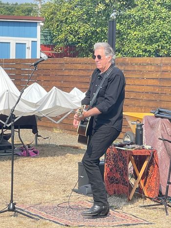 Warming up the crowd Peninsula R&B Festival Ocean Park Wa
Aug 26, 2023

