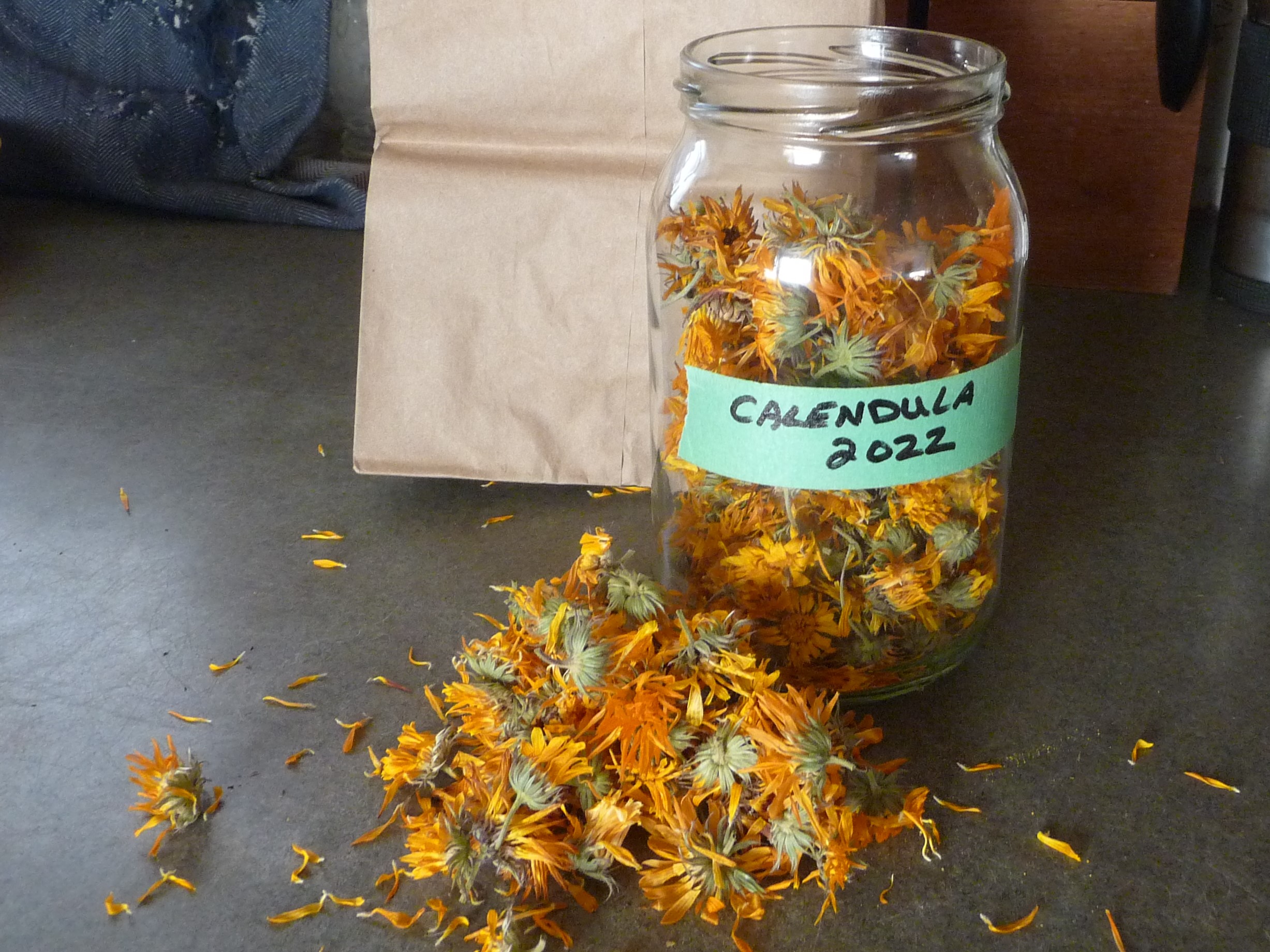 herbal remedies, natural medicines, natural medicines, calendula