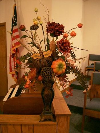 This was a beautiful flower arrangment that was by the piano. I say 'was', because...(next picture)
