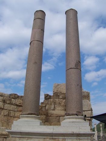 These pillars are granite...or I take them for granite.
