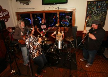 Chris Aaron with Hayden Wells, Jim Schwall, Lisa Bethke, Steve Smith, & Louise Goffin - photo by Ty Helbach
