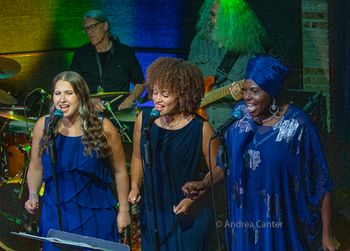 Singers: Katia Cardenas, Andrina Brogden, Kymani Kahlil
