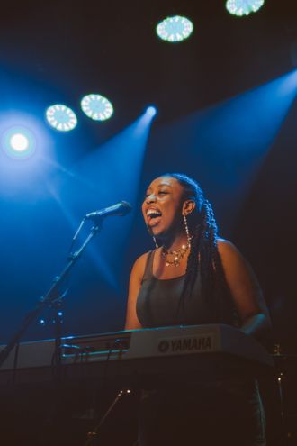 jordyn tareaz, jammin java, virginia, maryland musician, maryland, pop music, pop artist, yamaha, piano, acoustic set, so good on my own