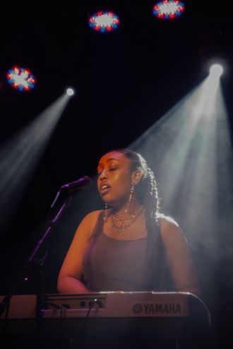 jordyn tareaz, jammin java, virginia, maryland musician, maryland, pop music, pop artist, yamaha, piano, acoustic set, so good on my own