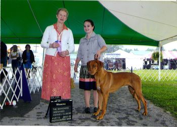 Oliver & Heather took two majors at the Canfield Dog Show
