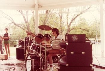 This is what a drummer was supposed to play in 1981!
