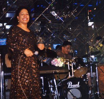 Tracey Whitney in concert in Tokushima, Japan, 2000
