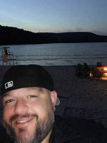 Beautiful night entertaining friends by the Lake.
