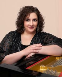 Kristin Sponcia, solo piano