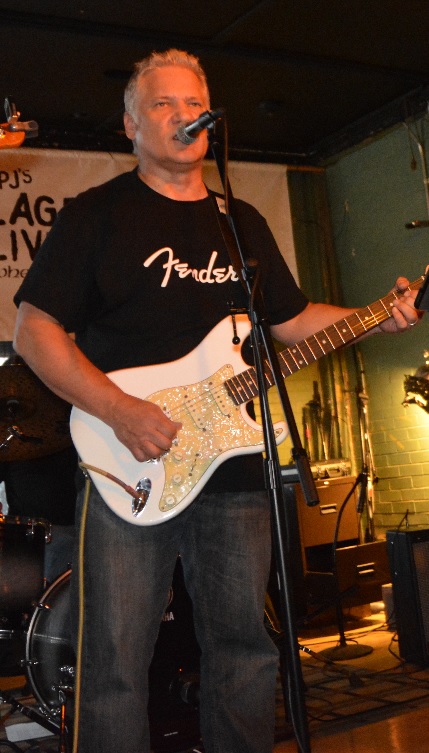 Gary NiemenskiOne Man Music Band