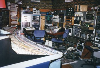 Ocean Way Studio, Hollywood 1996: Studio A: WHITNEY HOUSTON, ELTON JOHN, BON JOVI, ROD STEWART, AC/DC etc.
