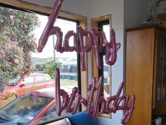 Best unique birthday gift ideas | Singing telegram Auckland | The Happy Birthday People