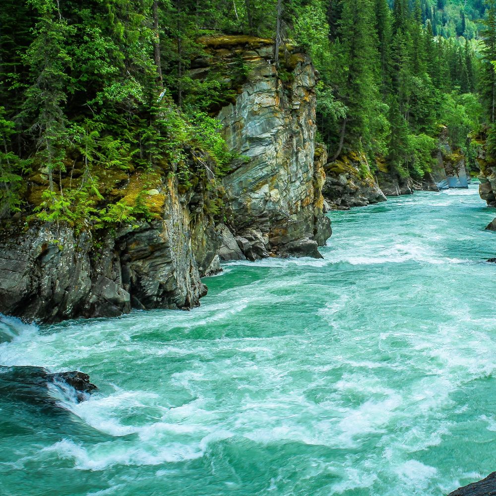 River between mountains image