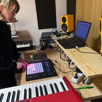 DJIDADA STUDIO RENT 2 HOURS