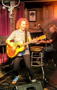 Elizabeth Rose Hosts Rafter's Tavern Ridiculously Popular Open Mic