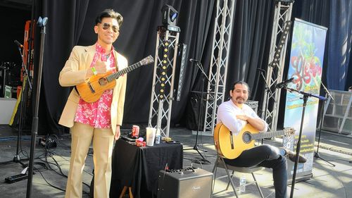 Oléha ukulele improvisational duo