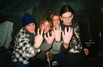 Con mi primera banda, C#Klon. Eramos unos tipos muy duros y nuestras letras hablaban del apocalipsis biotecnológico (Premià de Mar, Barcelona, 1998).
