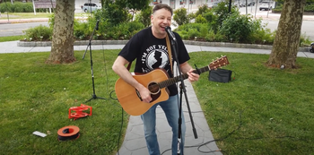 Jason Didner on Make Music Day Summer 2022 in Crane Park in Montclair, NJ. Photo by Bob Didner
