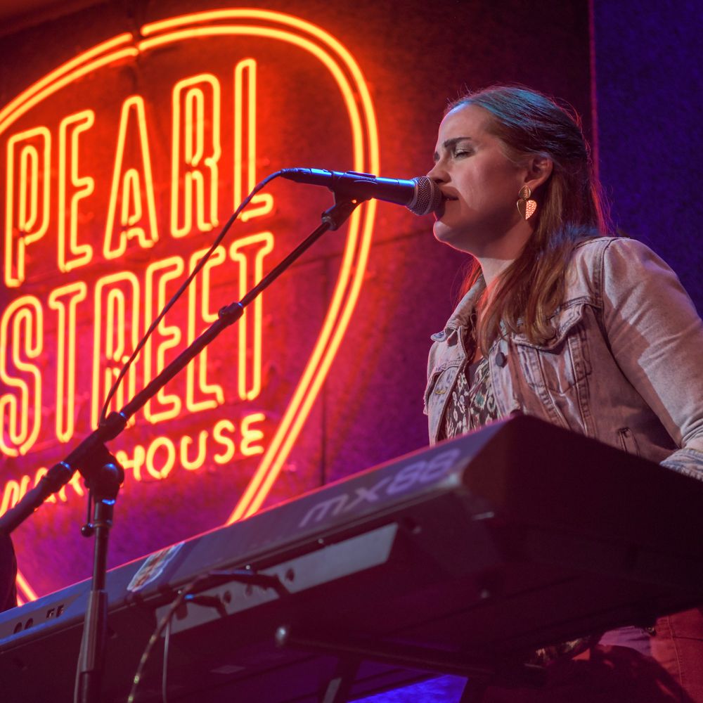 Juliet Lloyd at Pearl Street Warehouse, photo by Shannon Flack Photography