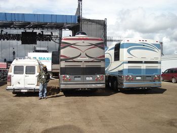 George Canyon, Carrie Underwood, and the Tim Hus band have their tour busses parked backstage at the Big Valley Jamboree. Can you guess which one is the "Hus Bus"?
