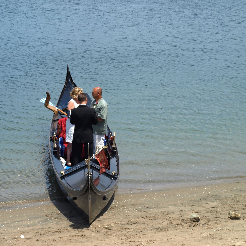 wedding in gondola