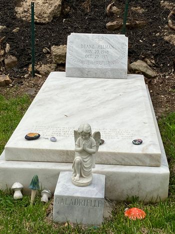 Duane Allman gravesite, with Galadrielle (his daughter) statue.
