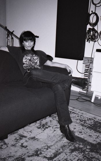 NYC indie songwriter and musician Zoë Fromer on film in Brooklyn, NY music production studio.
