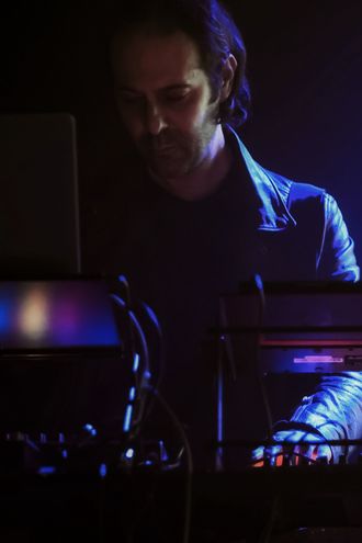 Electrons in Slow Motion Marius Copel EISM