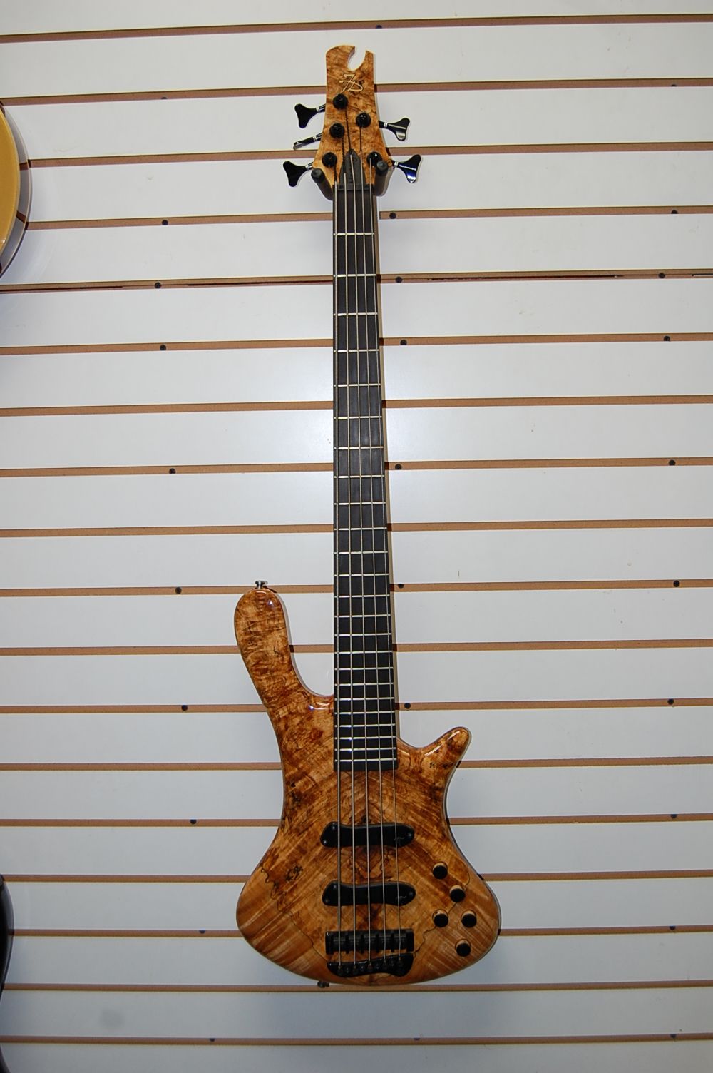 NJ Guitar and Bass Center - 5/6/7/8 String Basses