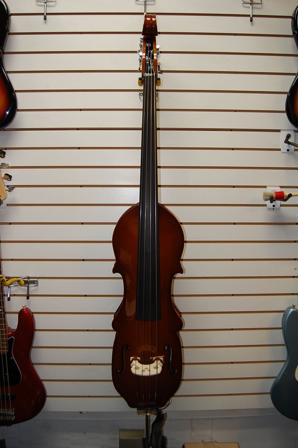 NJ Guitar and Bass Center - Lefty Bass Guitars