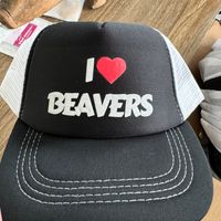 “I ❤️ BEAVERS” trucker hat