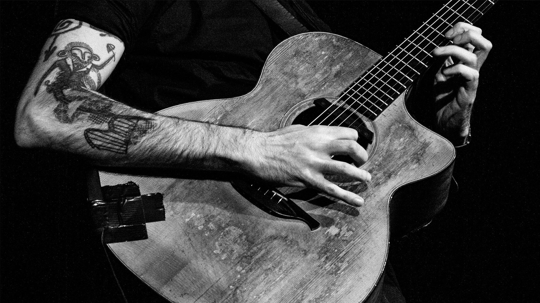 Jon Gomm strings