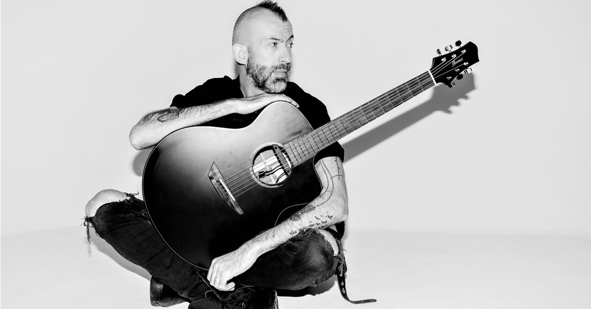 Jon Gomm strings