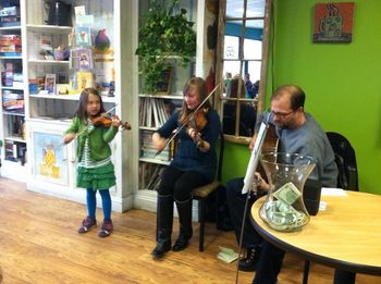 Clare & Neel play with Amanda at Grounded Coffee Shop (St. Patrick's Day 2013)
