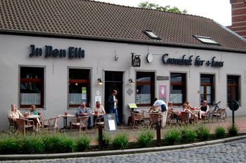 Den Eik, or "The Oak". Our favorite corner pub in Gierle.
