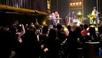SereneKoong 龚芝怡 － 身體於言album promo [Credits: Steven Weng]

