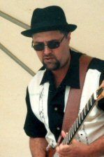 Luis Allende - Guitar
