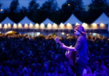 Quist (Jacob Quistgaard) performing with Bryan Ferry - Ottowa Blues Festival, 2016 (Photo by Matthew Becker)
