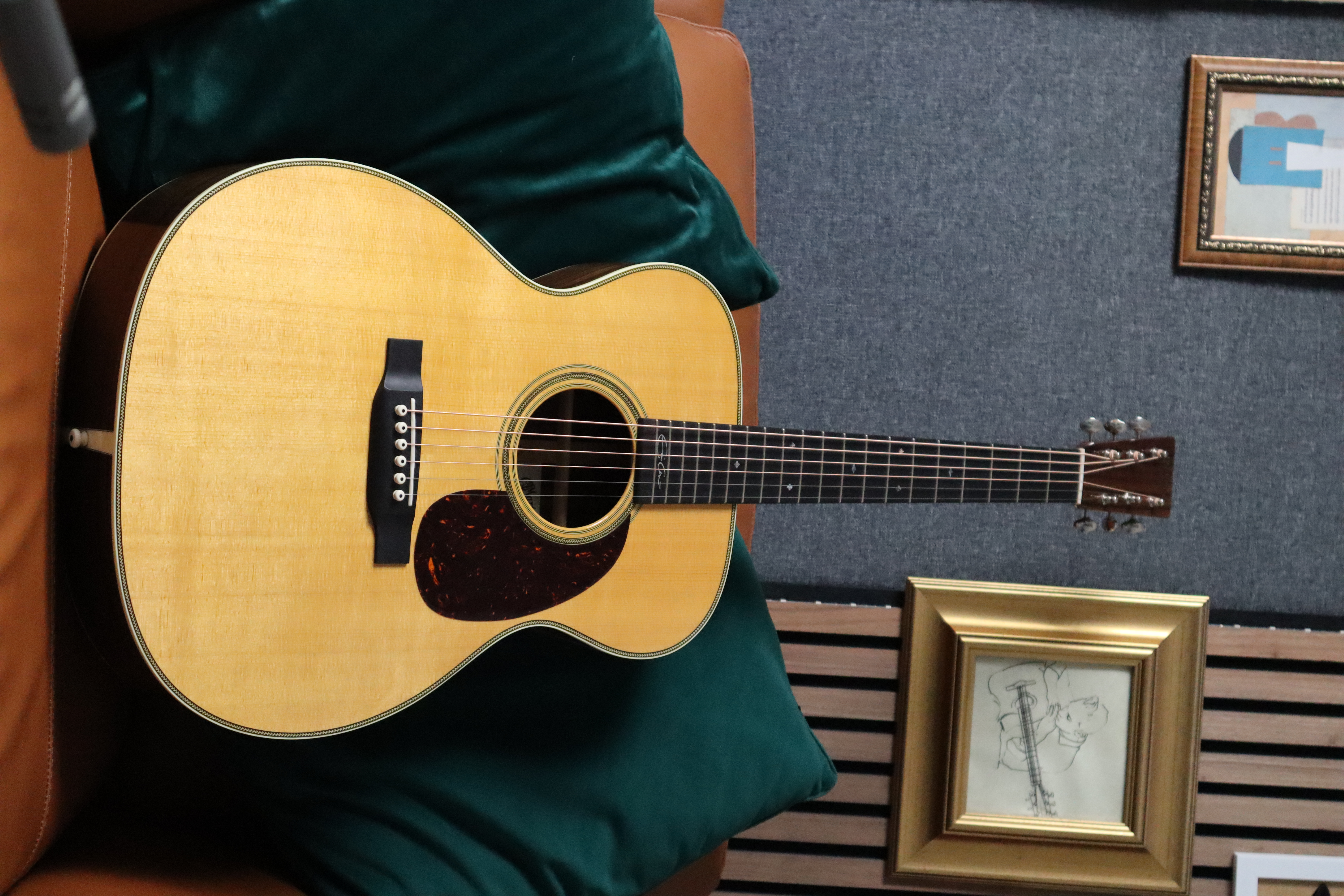 THE MOST IMPORTANT GUITAR OF THE 1990s - MARTIN 000 28 EC