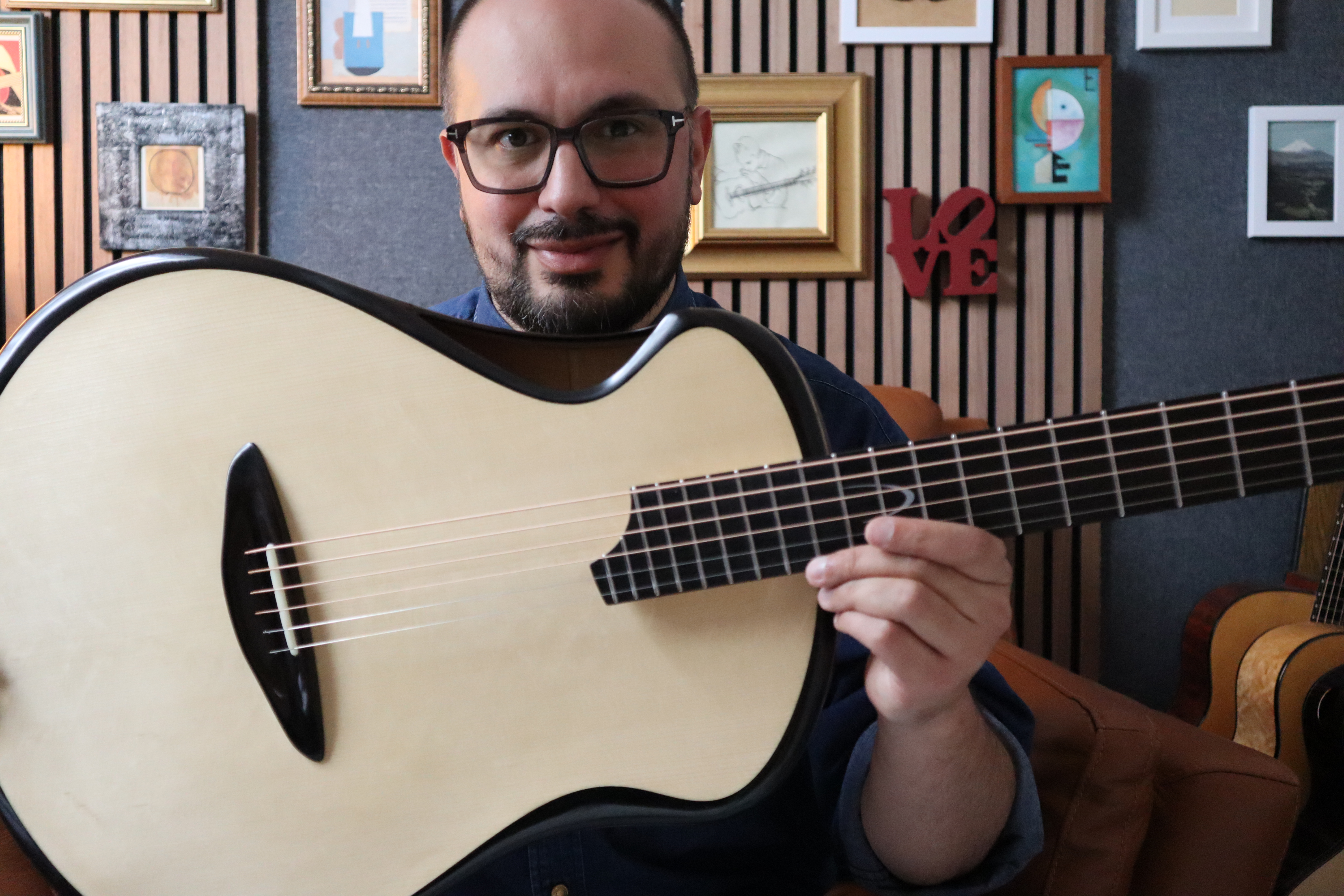 CANNA GUITARS EVO - GERMAN ERGONOMIC SPLENDOUR