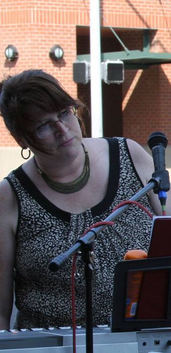 Lori Buckley: Keyboards/Vocals/Musician
