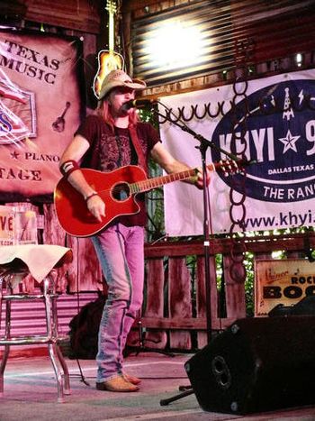 Brett Dillon's Party On The Patio @ Love & War In Texas, Plano 7-19-11
