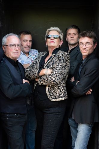 Serge Samyn, bassist; Denis Bielsa, drummer; Martha Fields, vocals;  Thomas Ottogalli, guitar; Xavier Duprat, piano. 