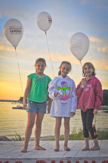 Kids with subliminal message balloons (Kat DiResta)
